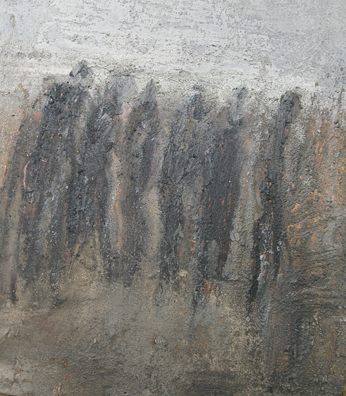 Marche noire / Dark Advance, 2015, Mixed media on canvas, cement, sand, ash, pigments,  rust, acrylic, glue, 51 x 41 cm. Courtesy the artist. 